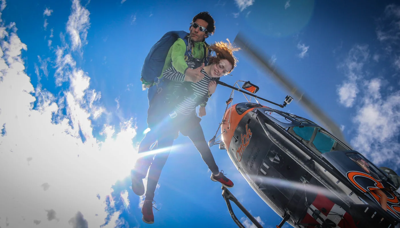 Chute libre en tandem au-dessus des Alpes